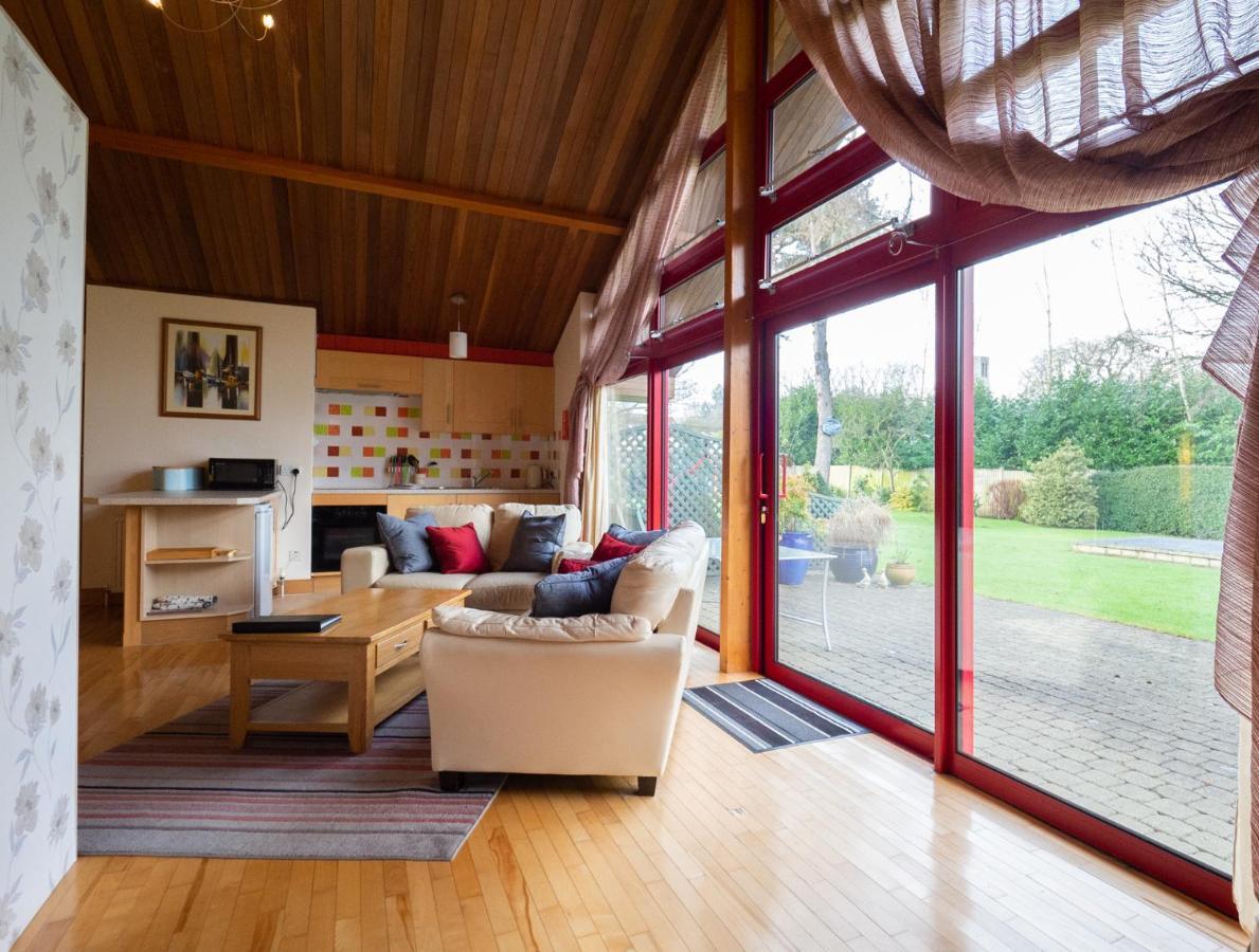 Surlingham Lodge Studio Large Family Cottage NWI Extérieur photo