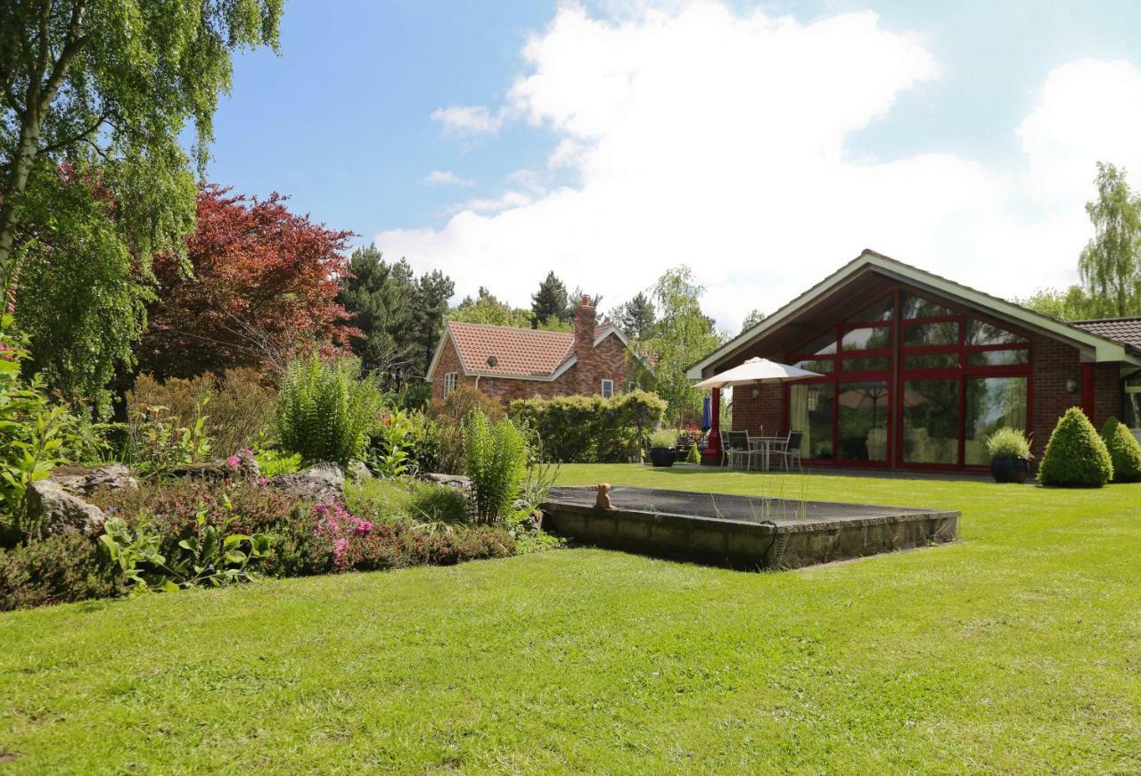 Surlingham Lodge Studio Large Family Cottage NWI Extérieur photo
